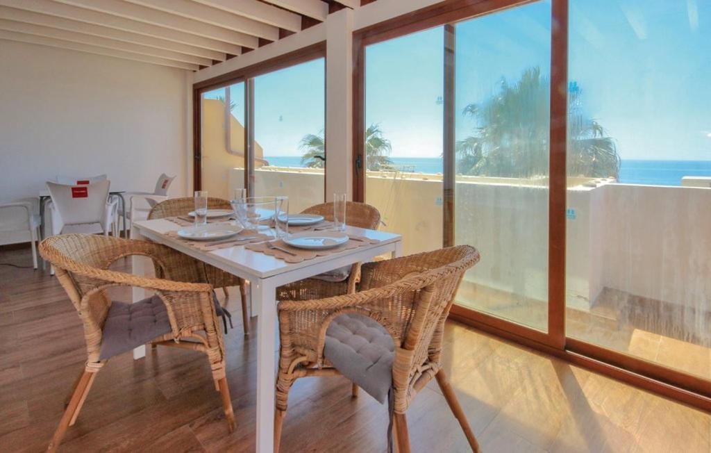 Penthouse On The Beachfront Estepona Exterior photo
